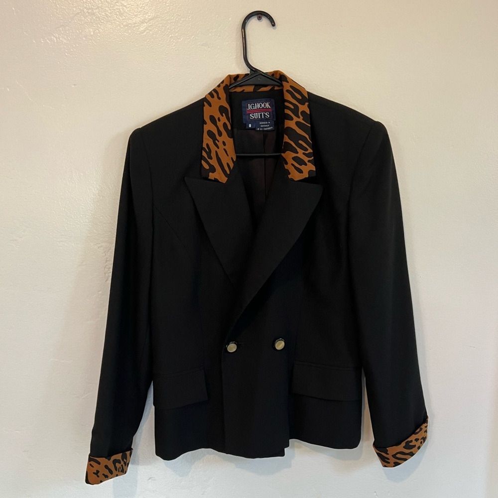 Black blazer with leopard lining
